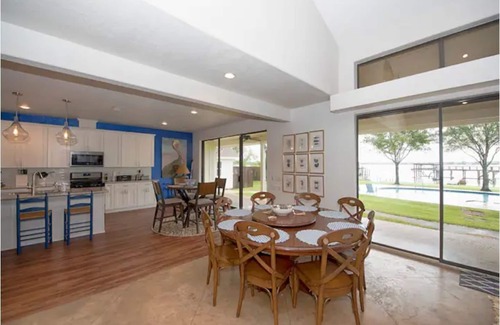 El Lago House | Pelican Bay Estate- A Luxury Waterfront Vacation Home