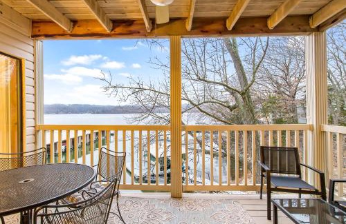 Lake Ozark Apartment | Pelican Bay Getaway