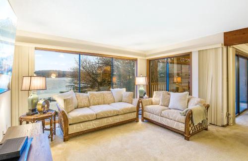 Lake Ozark Apartment | Pelican Bay Getaway