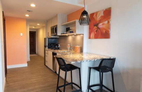 Bell Channel Bay Hotel | Pelican Bay Hotel