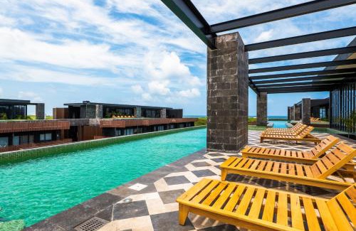 Playa Paraiso Apartment | Pelican Breeze C301