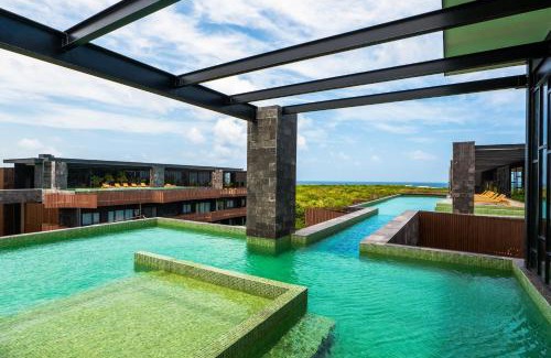 Playa Paraiso Apartment | Pelican Breeze C301