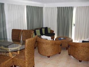 Biggera Waters Resort | Pelican Cove Apartments