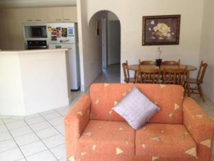 Biggera Waters Resort | Pelican Cove Apartments