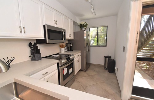 Vamo Condo | Pelican Cove Condominium GL323