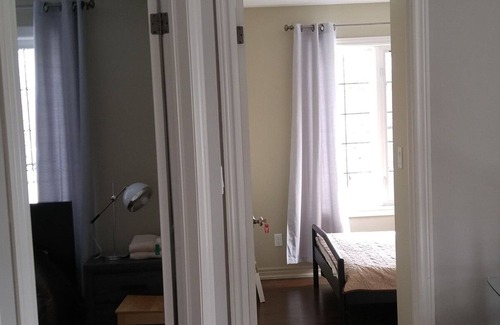 Fort Erie House | Pelican guest house. Village style living. Spend vacation time in Eco place!