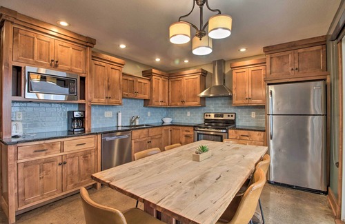 Breezy Point House | Pelican Lake Retreat w/Fire Pit, Dock & Grill!