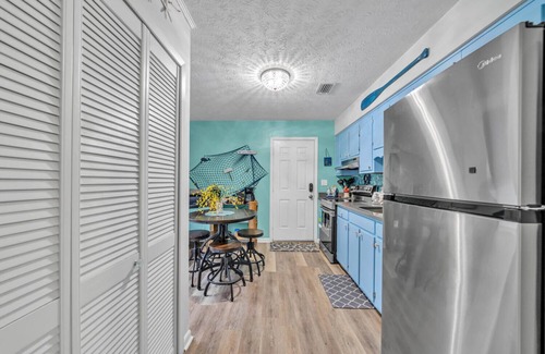 Gulf Lagoon Beach House | Pelican Paradise ~ Cozy getaway less than 1/4 of a mile from the beach!