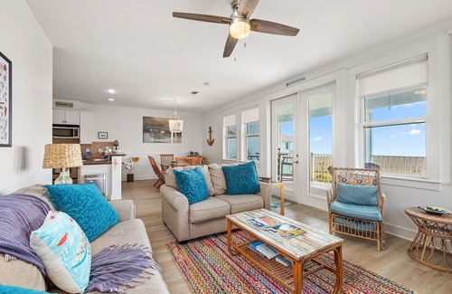 Red Fish Cove Condo | Pelican Place -Beach Front-Ocean View- Next to Beach Club