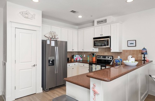 Red Fish Cove Condo | Pelican Place -Beach Front-Ocean View- Next to Beach Club