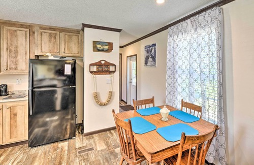 Harkers Island House | 'Pelican Place' Coastal Cottage Walk to Back Sound