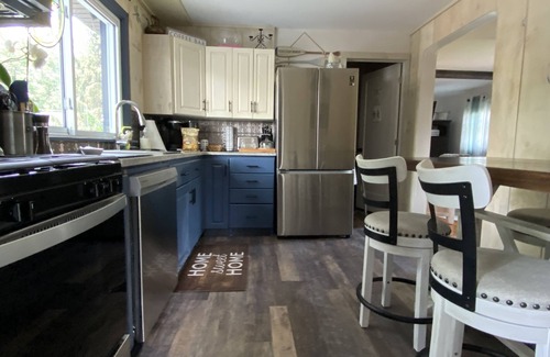Kingsville Cottage | Pelican Place ❤️ WALK EVERYWHERE! nYour home away from home.