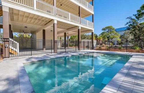 Plantation House | Pelican Point- New construction- Sleeps 11- Pool