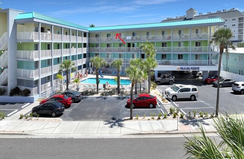 Clearwater Beach Condo | Pelican Pointe 424:Walk to Beach~Pool~Free Parking
