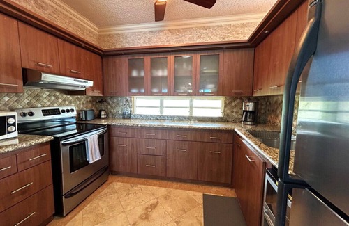 Stella Condo | Pelican Reef 507 Beachfront 2bdr apt