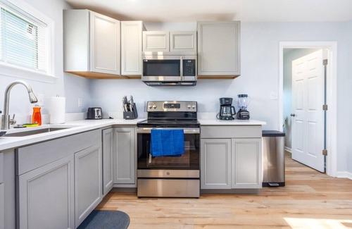 Brownsboro Apartment | Pelican's Nest 1 Bedroom Apt with Lake Access