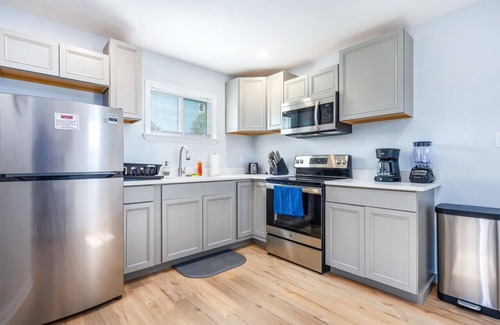 Brownsboro Apartment | Pelican's Nest 1 Bedroom Apt with Lake Access