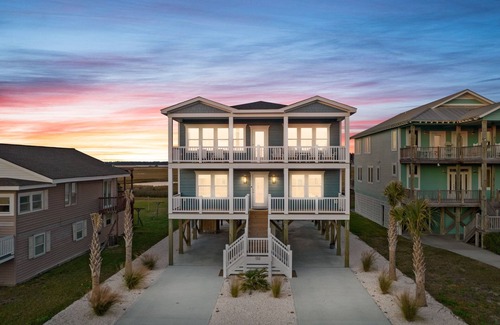 Long Beach House | Pelican's Watch - NEW + QUIET Caswell Beach Getaway.