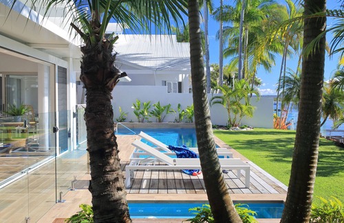 Noosa Heads House | Pelican Sands by Salty Stays, Water views, Private Jetty