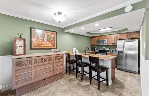 Holiday Beach Condo | Pelican Walk 211- FREE Beach Chairs! Gulf Front!