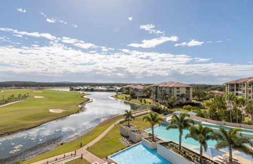 Pelican Waters Apartment | PELICAN WATERS RESORT UNIT 424