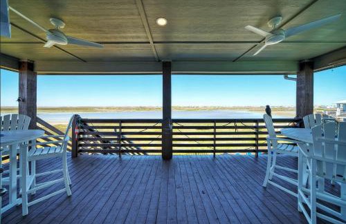 Cinnamon Shore House | Pelicans Porch by AvantStay Private Pool Views