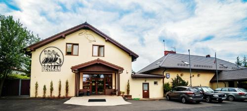 Aleksandrow Lodzki Hotel | Pelikan
