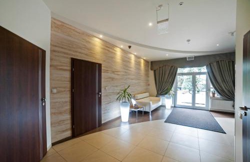 Aleksandrow Lodzki Hotel | Pelikan