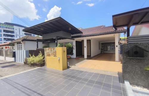 Miri Villa | Pelita Commercial Centre Homestay 百丽达商圈民宿 9pax