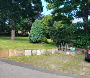 Hepworth House | Pellcroft Cottage