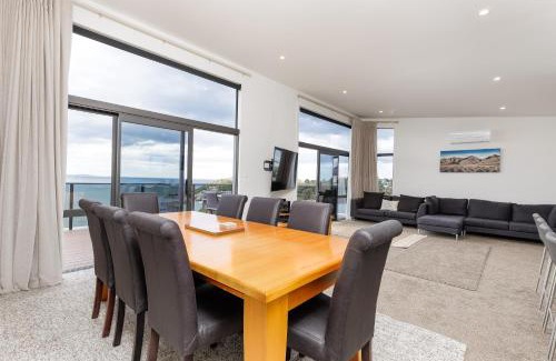 Moeraki House | Pembroke Heights