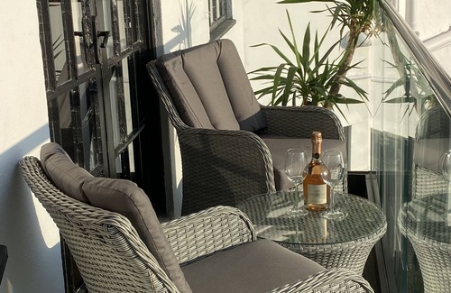 Pembroke House | Pembrokeshire | Beach, Pool, Hot Tub | Sleeps 24