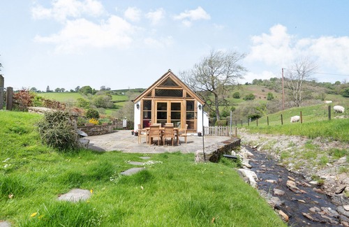 Llangollen Cottage | PEN Y BONT, pet friendly, character holiday cottage in Glyn Ceiriog