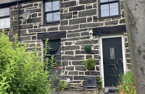 Manod Cottage | Pen y Cwm Cottage in the heart of Snowdonia
