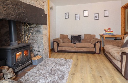 Manod House | PEN Y GARTH, pet friendly, with open fire in Blaenau Ffestiniog