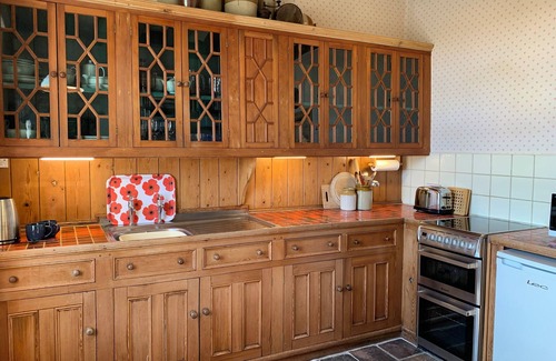 Cylch-Y-Garn Cottage | Pen y Graig - Back Wing, Church Bay, sea views, 500m to beach. No Dogs