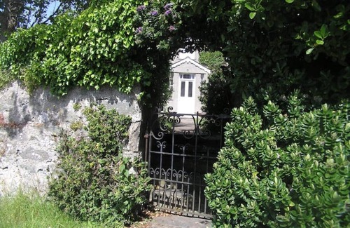 Cylch-Y-Garn Cottage | Pen y Graig - Front Wing, Church Bay, sea views, 500m to beach. No Dogs