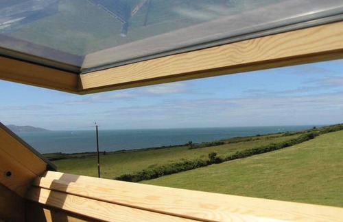 Cylch-Y-Garn House | Pen y Graig - The Loft B&B - barn apartment, Church Bay, sea views 500m to beach