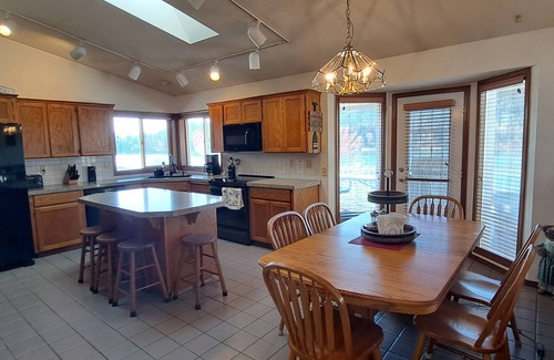Newport House | Pend Oreille River home, enjoy the best of Pend Oreille Valley & it's Mountains