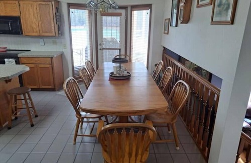 Newport House | Pend Oreille River home, enjoy the best of Pend Oreille Valley & it's Mountains