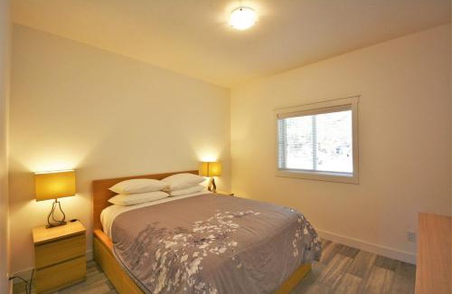 Garden Bay Hotel | Pender Harbour Resort & Marina