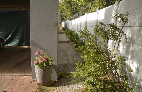 Greater Johannesburg Metropolitan Area Apartment | Pender House Cottage Melrose