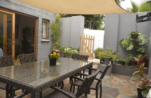 Greater Johannesburg Metropolitan Area Apartment | Pender House Cottage Melrose