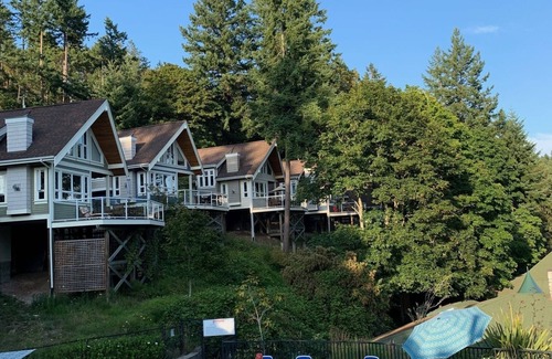 Pender Island Cottage | PENDER ISLAND GETAWAY - Luxury Modern Cottage