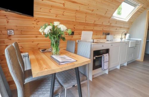 Fence House | Pendle