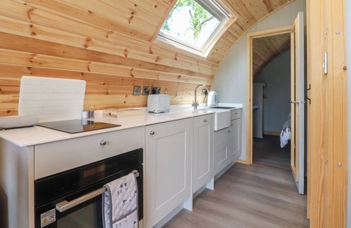 Fence Cottage | PENDLE, romantic, with a garden in Clitheroe