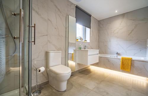 Higher Walton House | Pendle View Sleeps 8 with Hot Tub