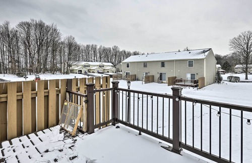 Penfield House | Penfield Townhome - 10 Mi to Downtown Rochester!