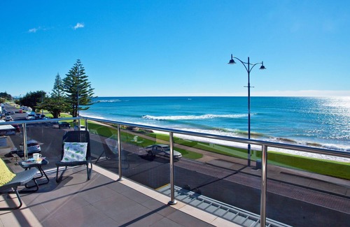 Penguin Apartment | Penguin Waterfront Escape