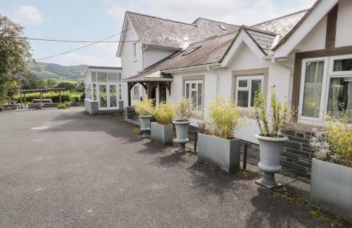 Llanrwst House | Pengwern